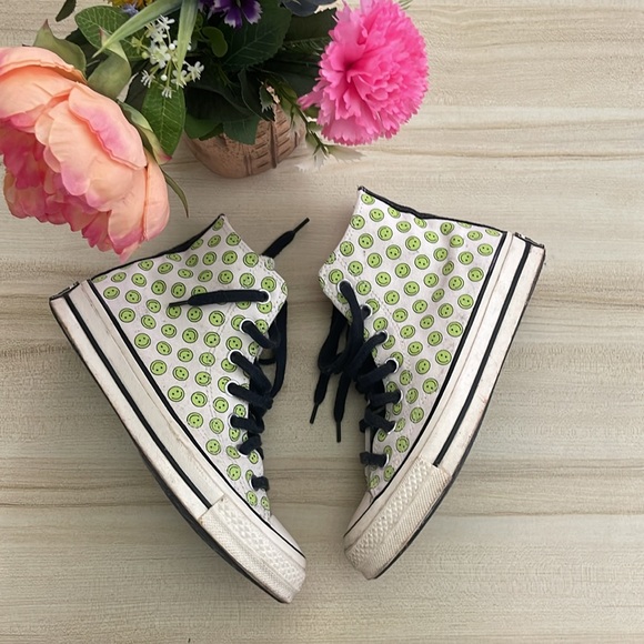 Rare Happy camper Converse smiley face egret lemongrass / size 6 - Picture 4 of 10